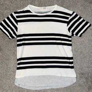 Pull&Bear striped t-shirt size small 🖤